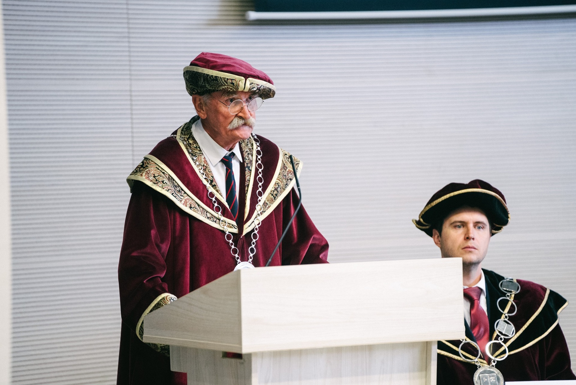 Čestný titul Doctor honoris causa si prebral profesor Rudolf Leger